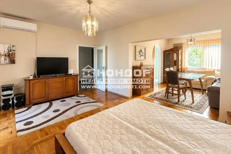 Three-room apartment with two terraces in Shirok Center - West, Plovdiv