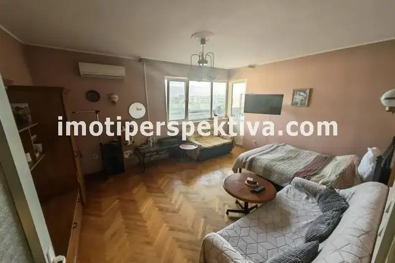 Spacious 3-room apartment with two terraces in Kamenitsa 1, Plovdiv