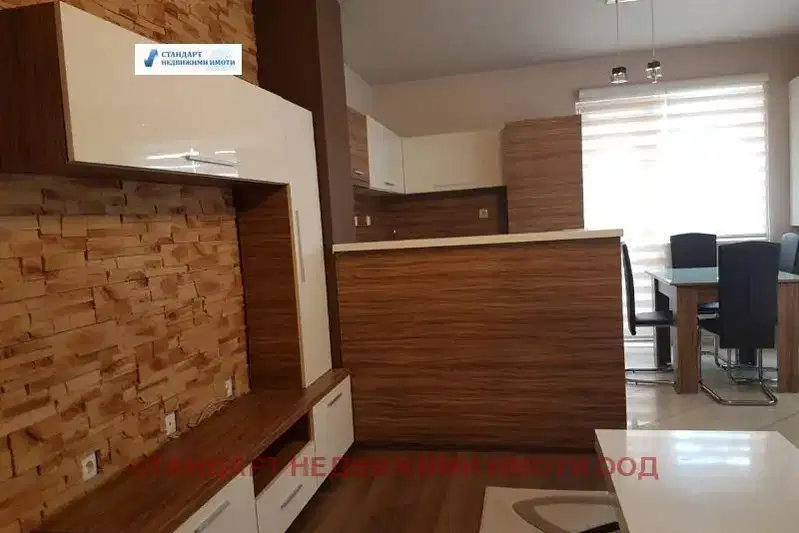 Двустаен апартамент в Център, Пловдив с тераса