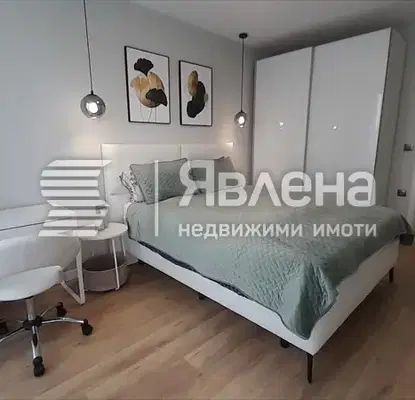 Снимка 3 — Двустаен апартамент в Центъра на Пловдив с тераса