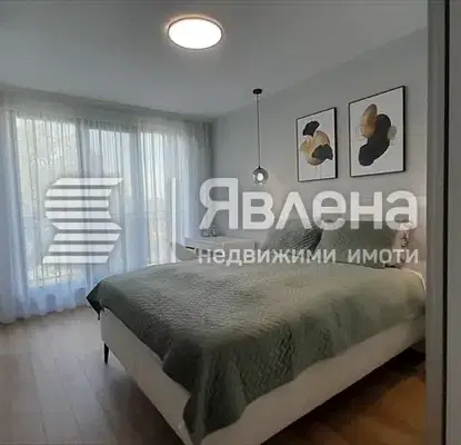 Снимка 4 — Двустаен апартамент в Центъра на Пловдив с тераса