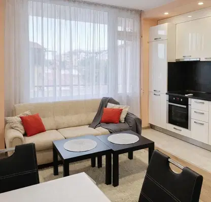 Photo 3 — Three-room apartment in Plovdiv Center with elevator
