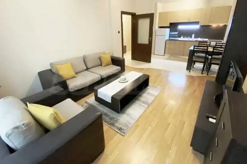 Three-room apartment in Plovdiv Center with parking space