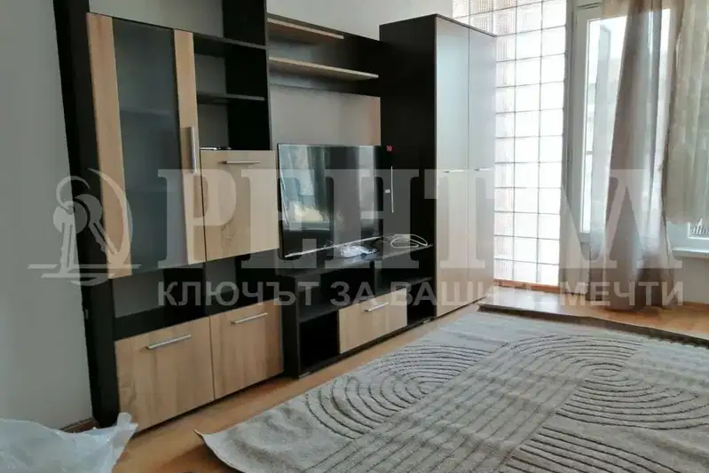 3-bedroom apartment in Plovdiv, Centyr