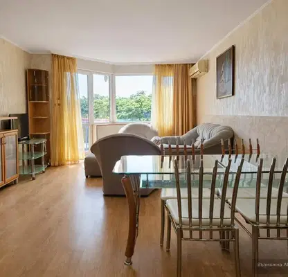 Photo 3 — Three-room apartment in Center, Plovdiv with renovated interior