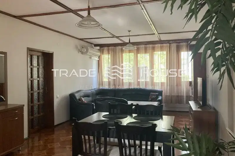 4-bedroom apartment in Plovdiv, Centyr