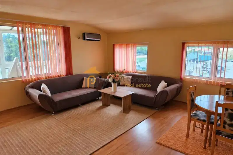 Three-room apartment in Hristo Smirnenski, Plovdiv with parking