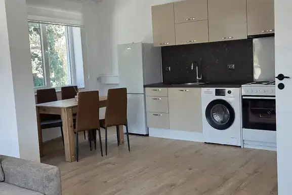 Spacious 3-room apartment with large terrace in Hristo Smirnenski