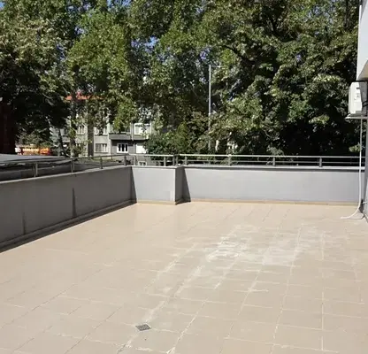 Photo 2 — Spacious 3-room apartment with large terrace in Hristo Smirnenski
