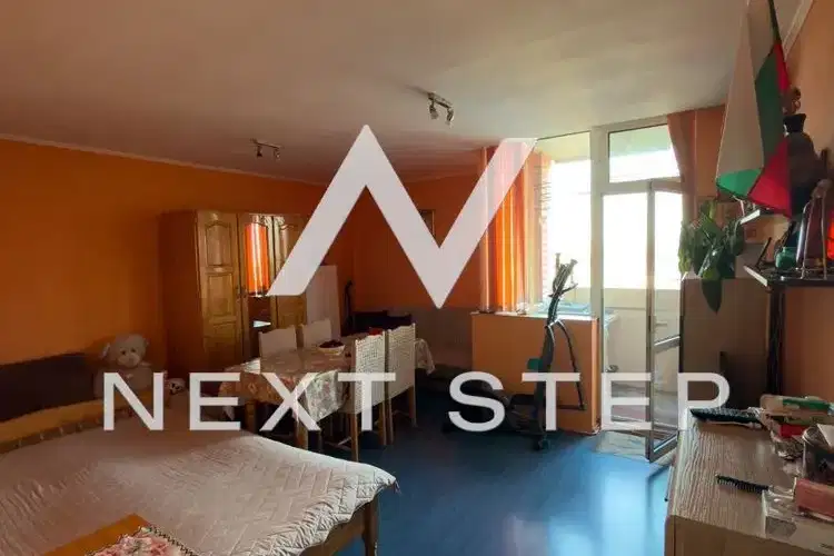 Three-room apartment with balcony in Izgrev district, Plovdiv
