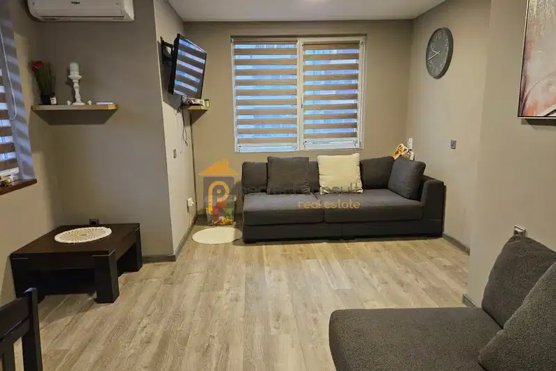Two-room apartment in Kamenitsa 1 with elevator and access control