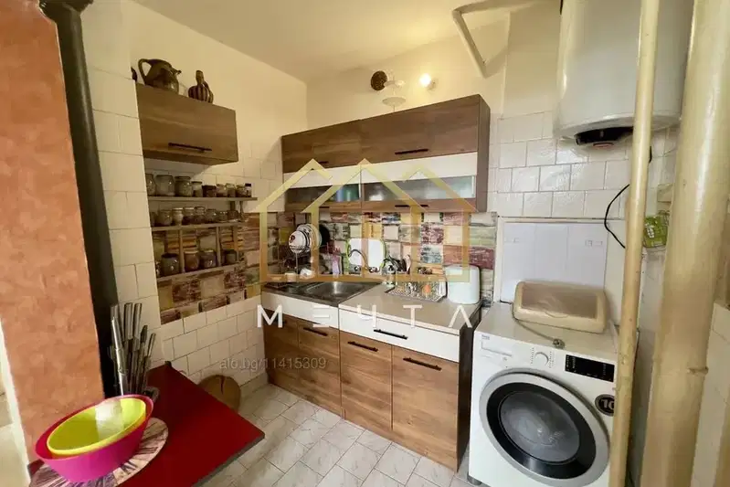 Three-room apartment in Kamenitsa 1, Plovdiv on a high floor