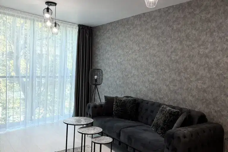 Two-room apartment in Kamenitsa 1 near Voenna bolnitsa with elevator
