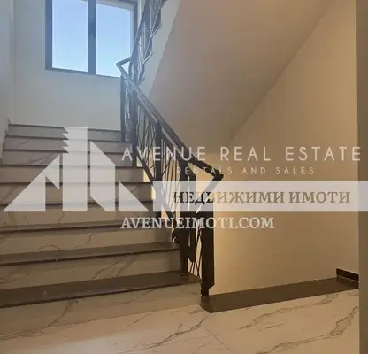 Photo 3 — Two-room apartment in Kamenitsa 2 with high ceilings