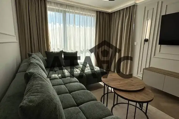 Three-room apartment in Kamenitsa 2 with terrace and parking