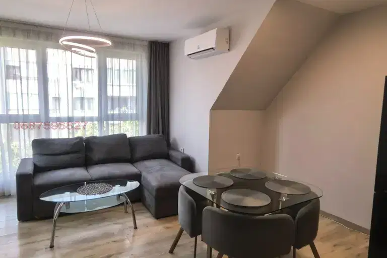 Three-room apartment with two terraces in Kamenitsa 2, Plovdiv