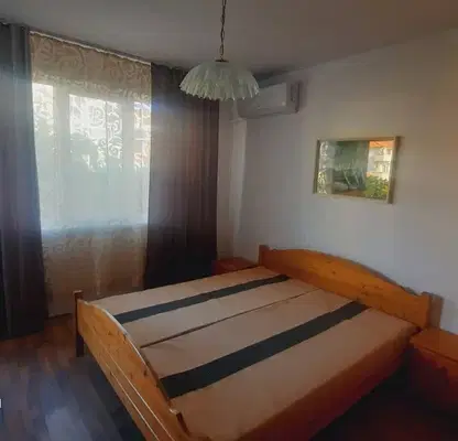 Photo 3 — Three-room apartment in Kamenitsa 2 with terrace and parking