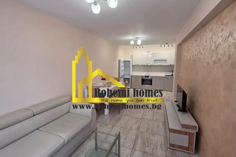 Three-room apartment in Kamenitsa 2 with garage option