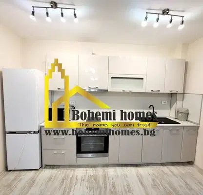 Photo 3 — Three-room apartment in Kamenitsa 2 with garage option