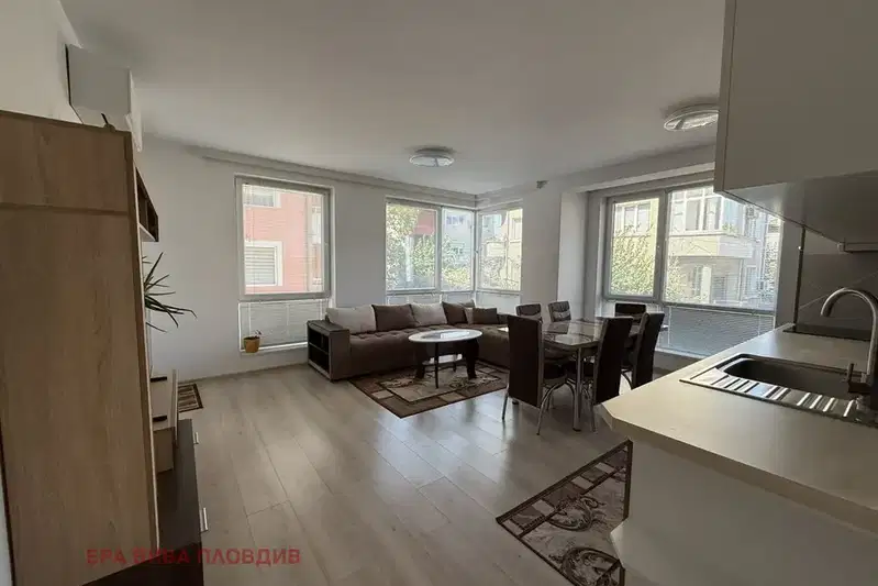 Three-room apartment in Kamenitsa 2 with parking space, Plovdiv