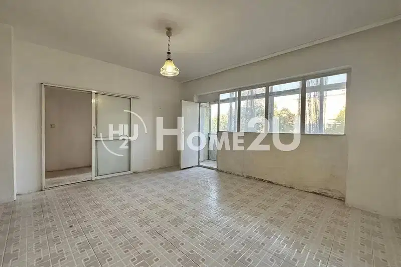 Two-room apartment in Komatevo with potential for conversion