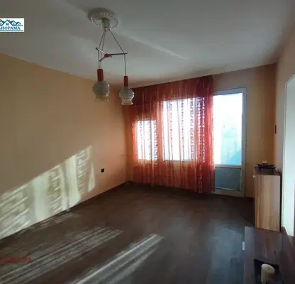Снимка 2 — Двустаен апартамент с тераса в Кършияка, Пловдив