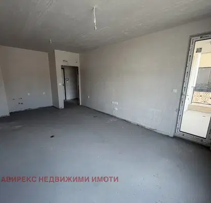 Снимка 2 — Двустаен апартамент в Кършияка с тераса, Пловдив