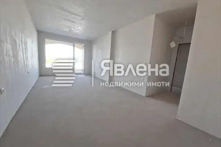 Тристаен апартамент с югозападно изложение в Кършияка, Пловдив
