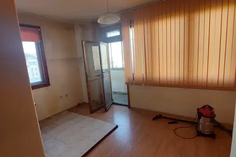 Maisonette with 3 bedrooms and 5 terraces in Karshiyaka, Plovdiv