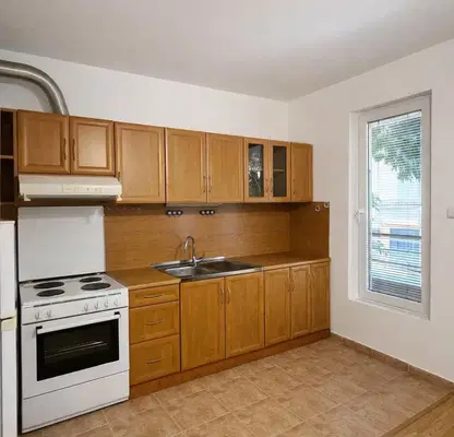 Photo 3 — Three-room apartment in Karshiyaka, Plovdiv with elevator