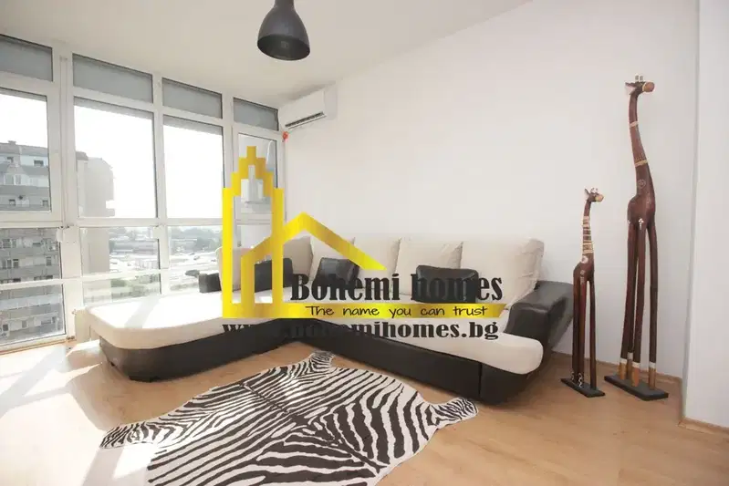 Three-room apartment with terrace in Karshiyaka, Plovdiv
