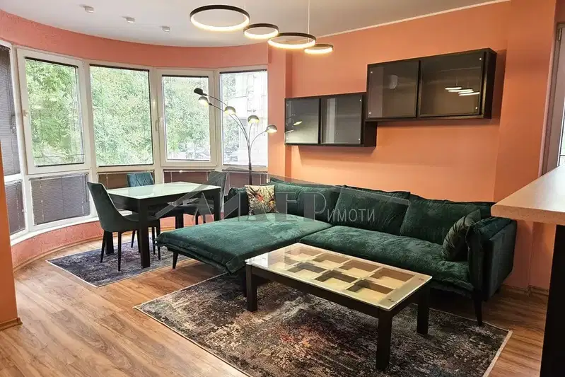 Three-room apartment with terrace in Karshiyaka, Plovdiv