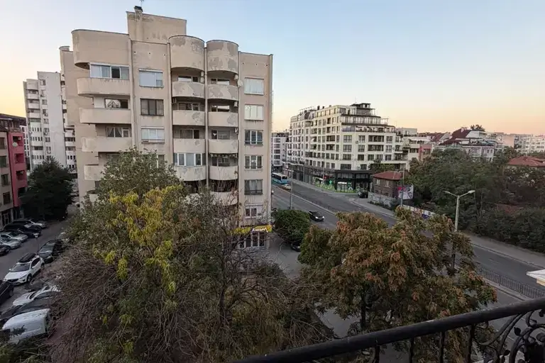 3-bedroom apartment in Plovdiv, Kyrshiyaka