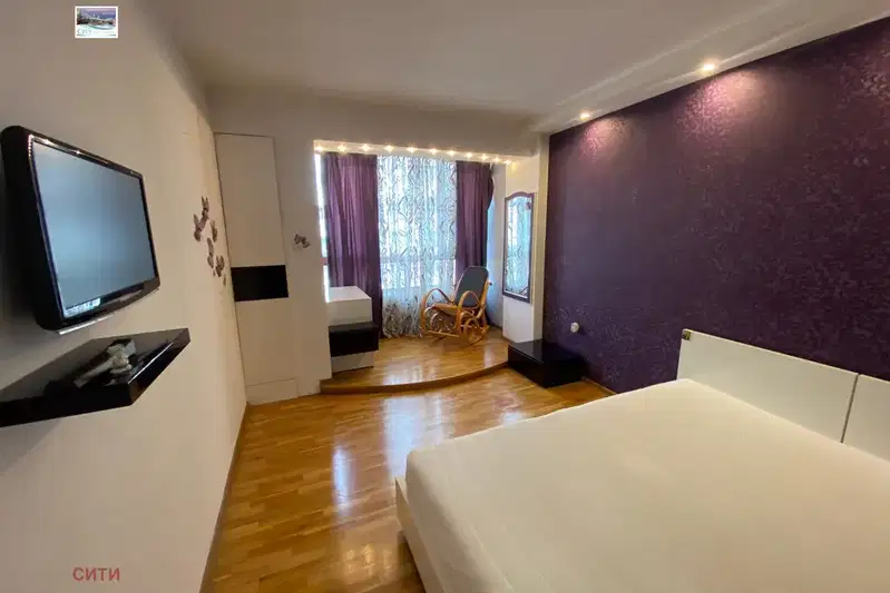 Spacious 3-room apartment in Karsiyaka, Plovdiv with terrace
