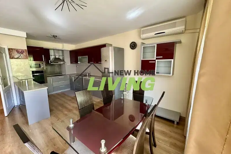 Four-room apartment with garage in Karshiyaka, Plovdiv