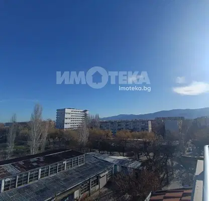 Снимка 2 — Двустаен апартамент с две тераси в Кючук Париж, Пловдив