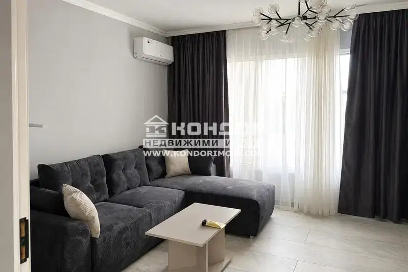 Three-room apartment in Kyuchuk Parizh near V. Kolarov High School