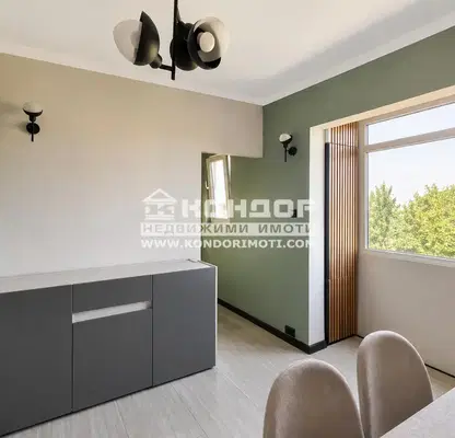 Photo 3 — Three-room apartment in Kyuchuk Parizh near V. Kolarov High School