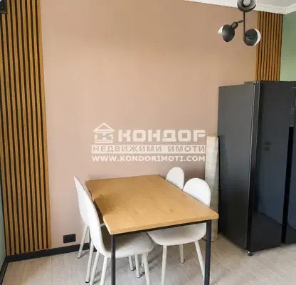 Photo 4 — Three-room apartment in Kyuchuk Parizh near V. Kolarov High School