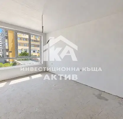 Снимка 2 — Тристаен апартамент в Кючук Париж, Пловдив с тераса