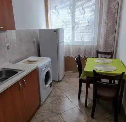 Снимка 3 — Двустаен апартамент в Кючук Париж, Пловдив с три отделни стаи