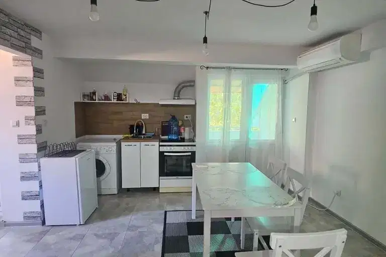 Двустаен апартамент в Кючук Париж, Пловдив, 4-ти етаж