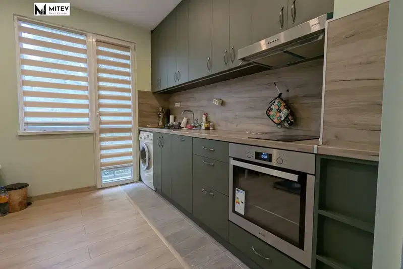 Three-room apartment with two terraces in Kyuchuk Parizh, Plovdiv