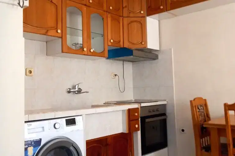 Two-room apartment in Marasha near UHT, 60 sq m.