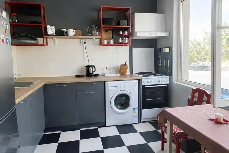 Three-room apartment in Marasha, Plovdiv with parking
