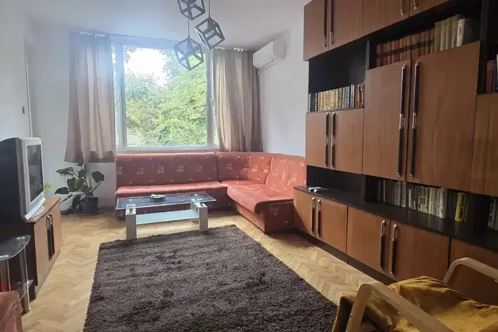 Three-room apartment in Marasha with two terraces