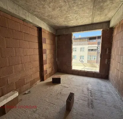 Photo 5 — Four-room apartment with two terraces in Mladezhki Halm, Plovdiv