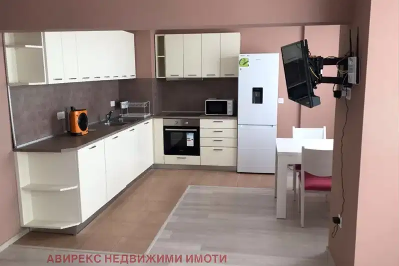 Двустаен апартамент в Младежки Хълм, Пловдив с функционално разпределение