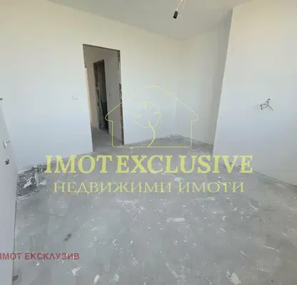 Снимка 3 — 4-стаен апартамент в Остромила с тераса и панорамна гледка