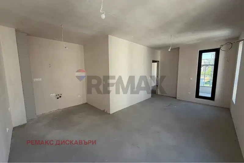 Двустаен апартамент с три изложения в Пловдив, Гребна база
